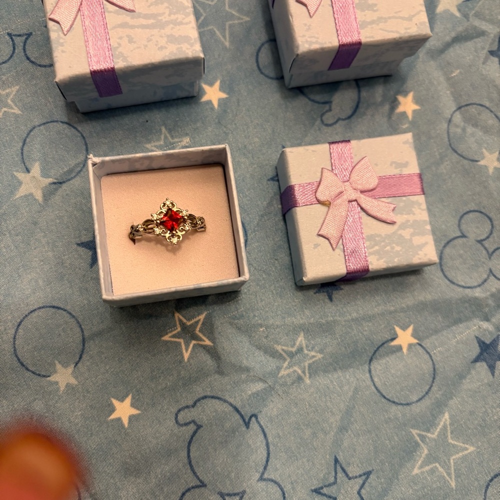 Set of 6 Light Blue Gift Boxes with Purple Ribbon and white velvet insert - Picture 3 of 7
